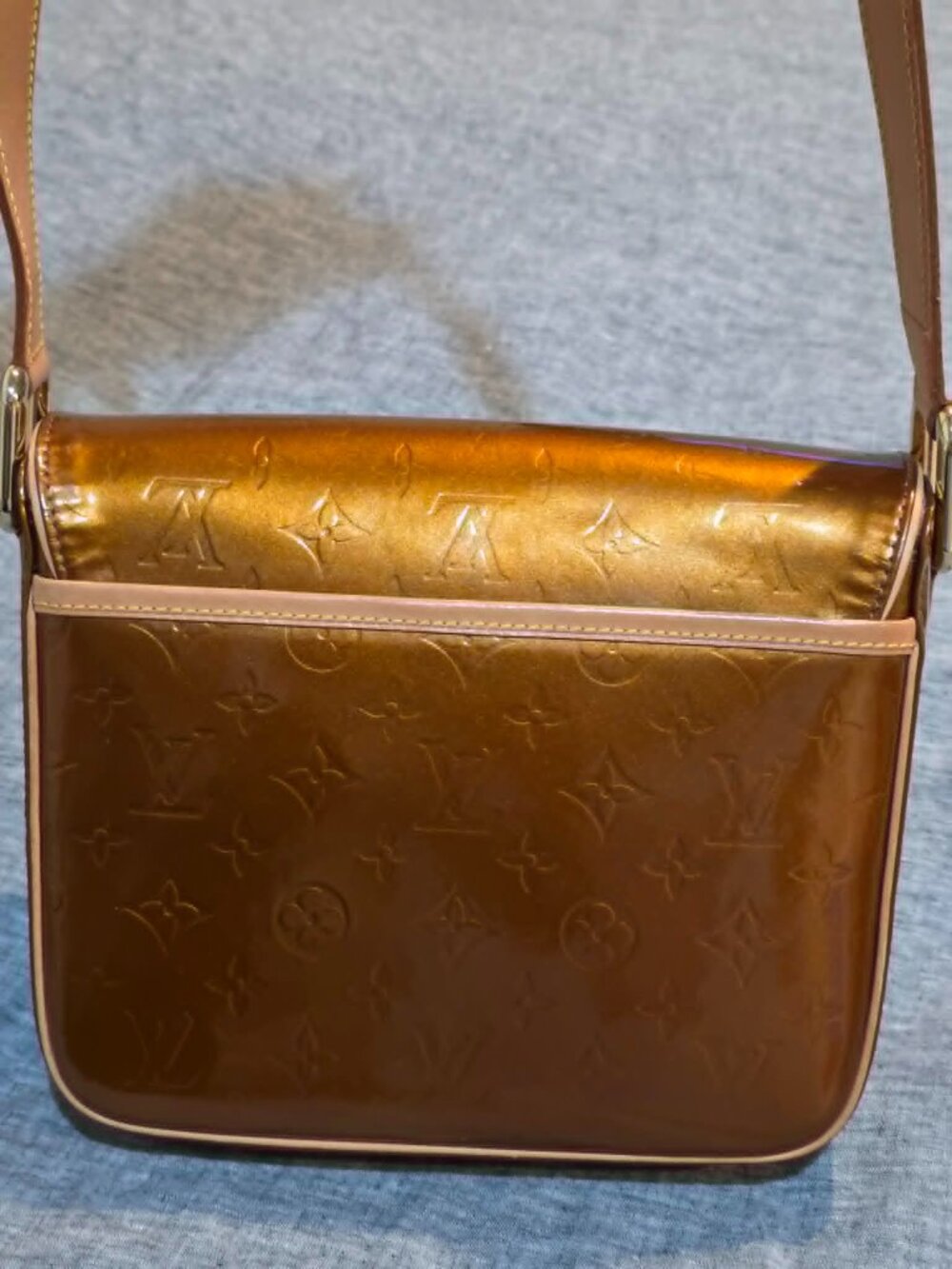 Louis Vuitton Christie Cross body purse - Picture 7 of 14